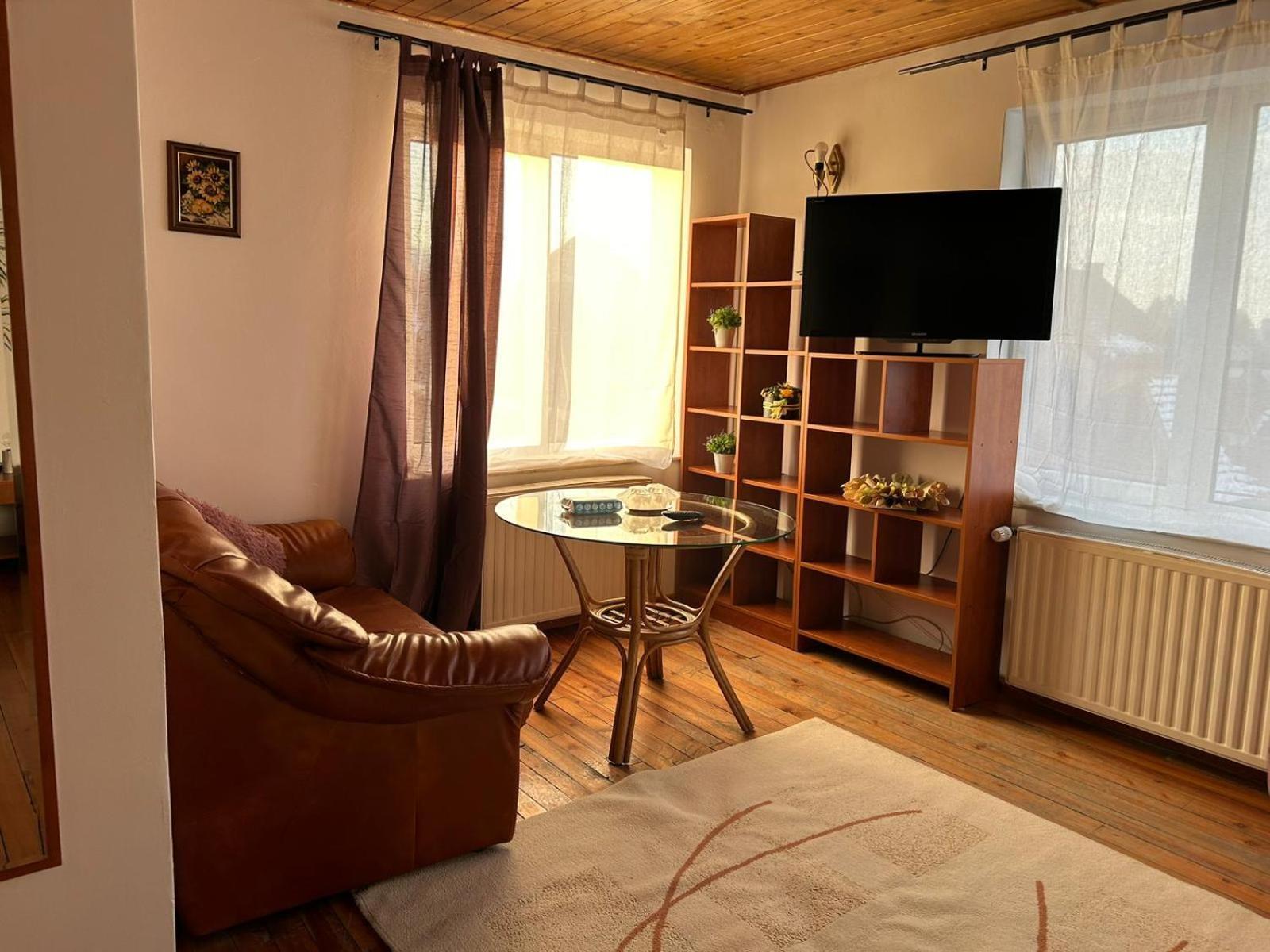 Ambra Room'S Brasov Luaran gambar