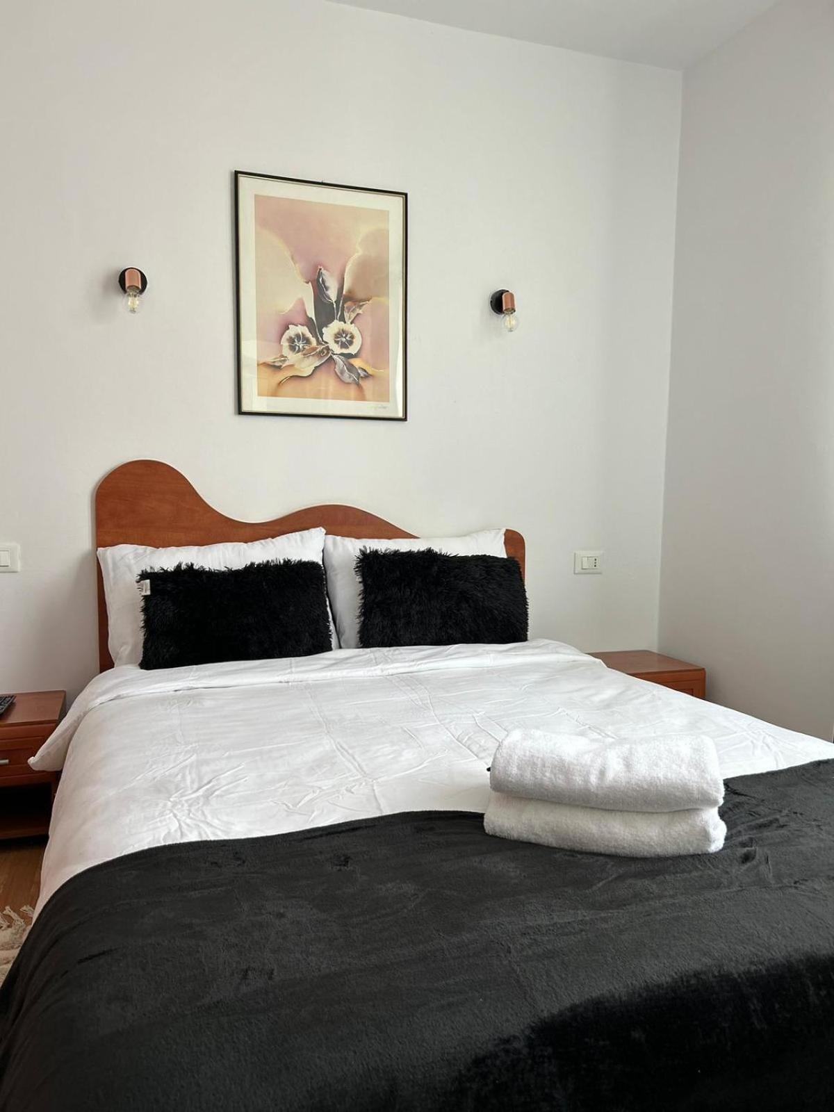 Ambra Room'S Brasov Luaran gambar
