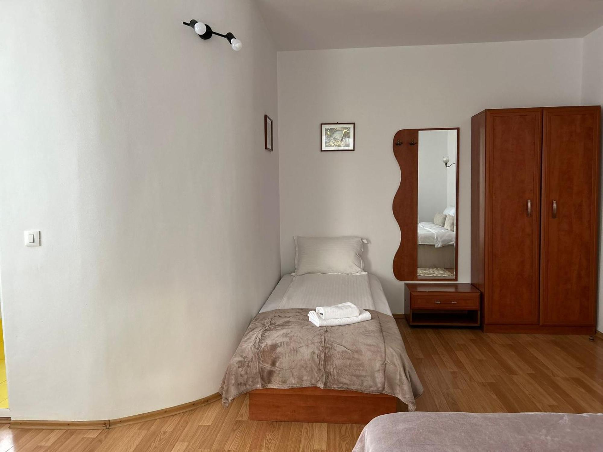Ambra Room'S Brasov Luaran gambar