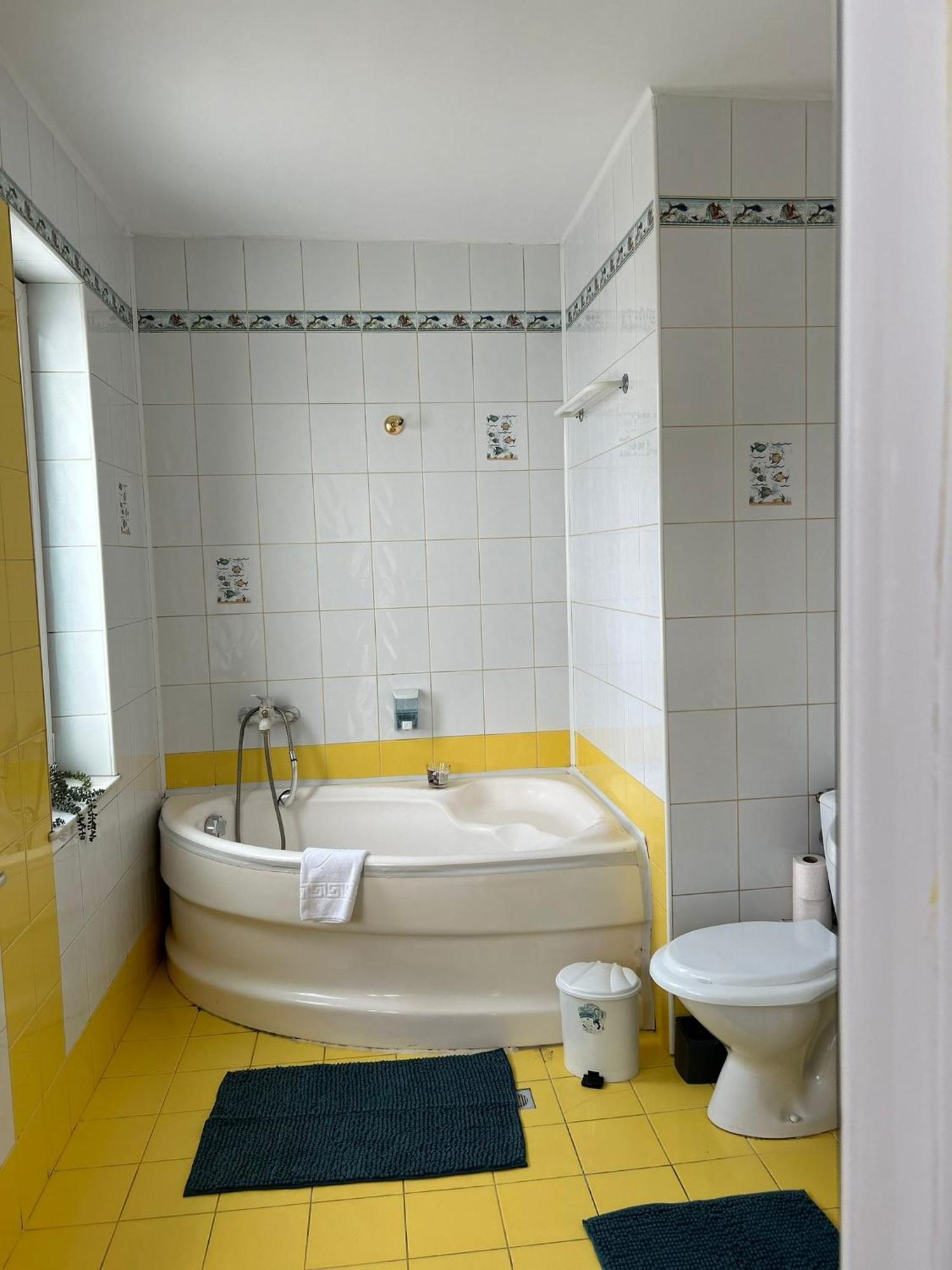 Ambra Room'S Brasov Luaran gambar