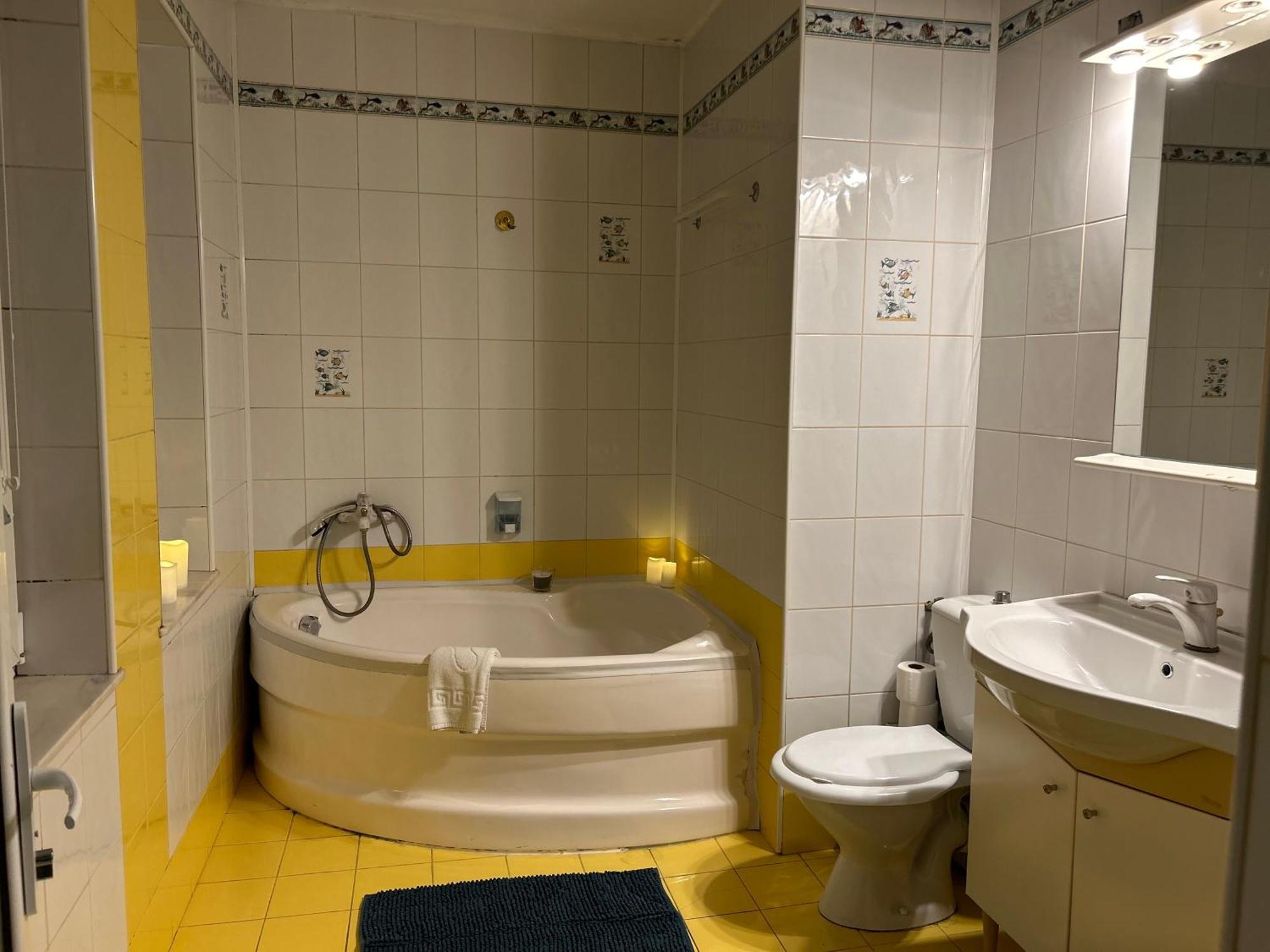 Ambra Room'S Brasov Luaran gambar